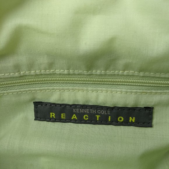 Kenneth Cole Reaction Green Leather Purse - Picture 5 of 13